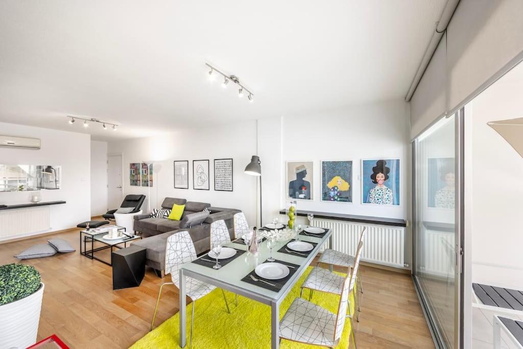 Appartamento Luxurious Bright & Stylish 2Br With Office In Nicosia Esterno foto