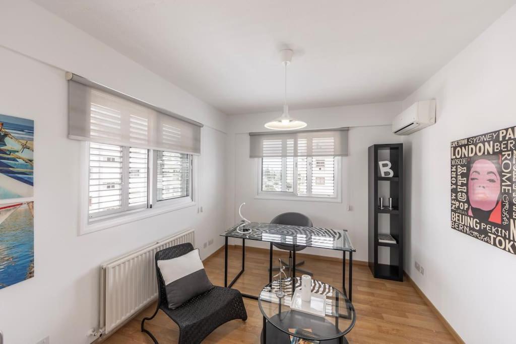 Appartamento Luxurious Bright & Stylish 2Br With Office In Nicosia Esterno foto