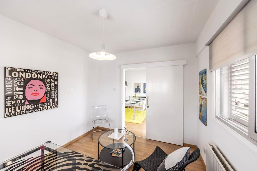 Appartamento Luxurious Bright & Stylish 2Br With Office In Nicosia Esterno foto