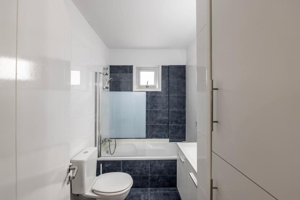 Appartamento Luxurious Bright & Stylish 2Br With Office In Nicosia Esterno foto