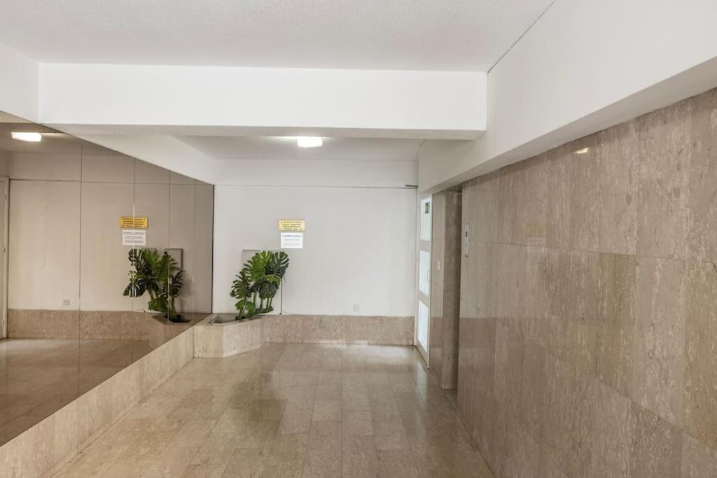 Appartamento Luxurious Bright & Stylish 2Br With Office In Nicosia Esterno foto