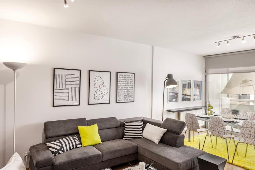 Appartamento Luxurious Bright & Stylish 2Br With Office In Nicosia Esterno foto