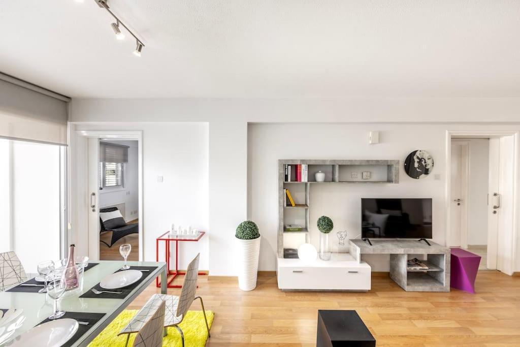 Appartamento Luxurious Bright & Stylish 2Br With Office In Nicosia Esterno foto