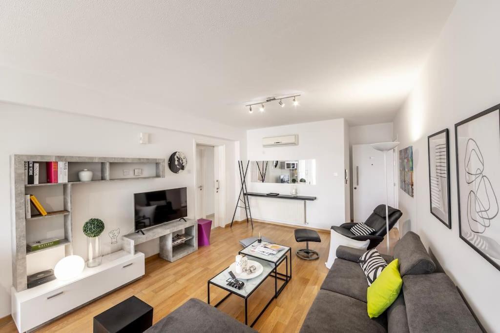 Appartamento Luxurious Bright & Stylish 2Br With Office In Nicosia Esterno foto